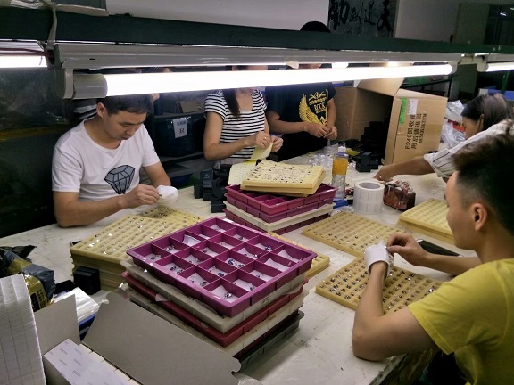 时尚首饰厂家.首饰盒的常用材料和制作 - 东莞市长安卡琪饰品加工厂
